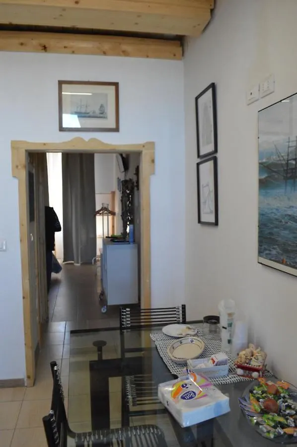 Stefi Appartamento, Camera Falconara Marittima